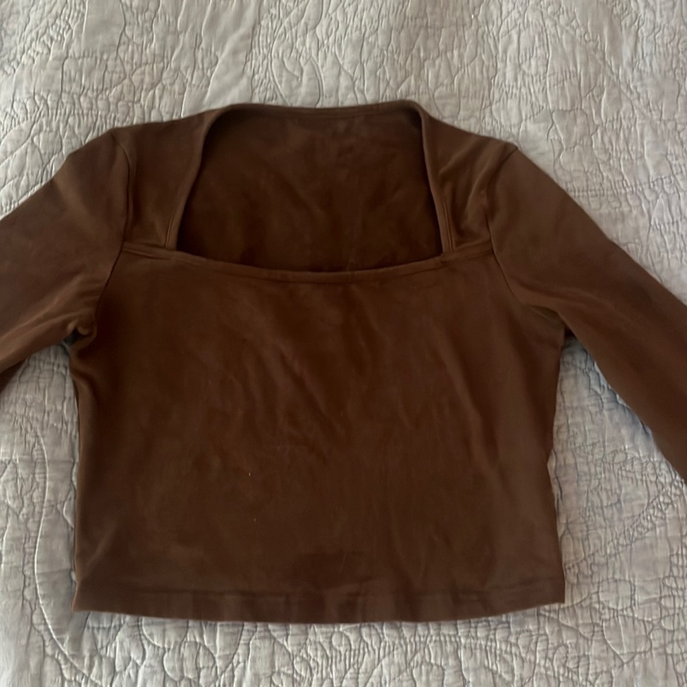 brown long sleeve crop top